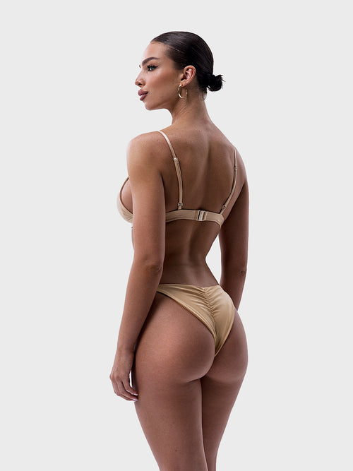 LEILA GOLDEN NUDE